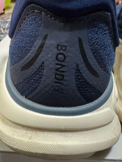 HOKA Bondi 9 10.5 US