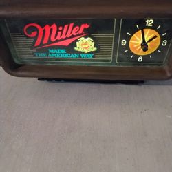 Vintage Miller Beer Light Up Clock 