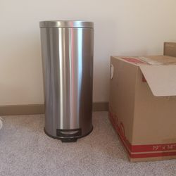 Qualia Zero stainless steel Trash bin