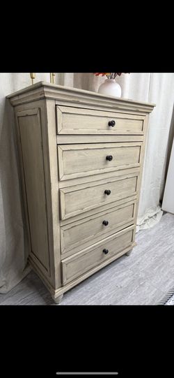 Solid Wood Bone Vintage Dresser With Spacious Drawers⚜️