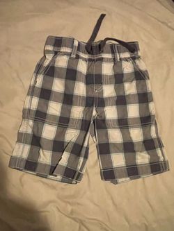 Boy's Checkered Shorts / Capris 5T Brand: Gymboree Size: 5T (suitable for children around 5 years old) Material: 100% pure cotton, breathable and