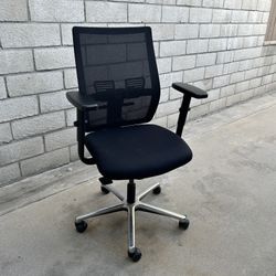 Cort Affinity Used Mesh Back Task Chair, Black, Adjustable