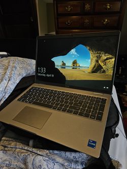 Dell Latitude 5530 (specs in description)