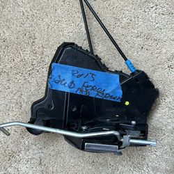 FRONT DOOR LOCK AND LEFT SUBARU FORESTER 14 15 16 17