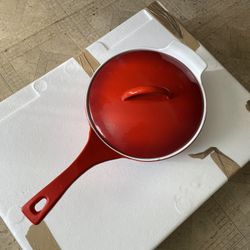 Cast iron enameled pot