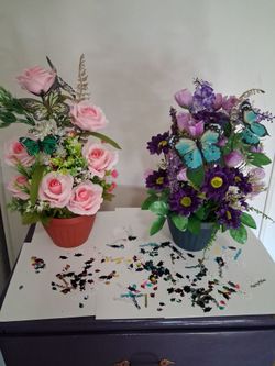 2 beautiful hand made and cráter rose and flower bouquet with butterflies