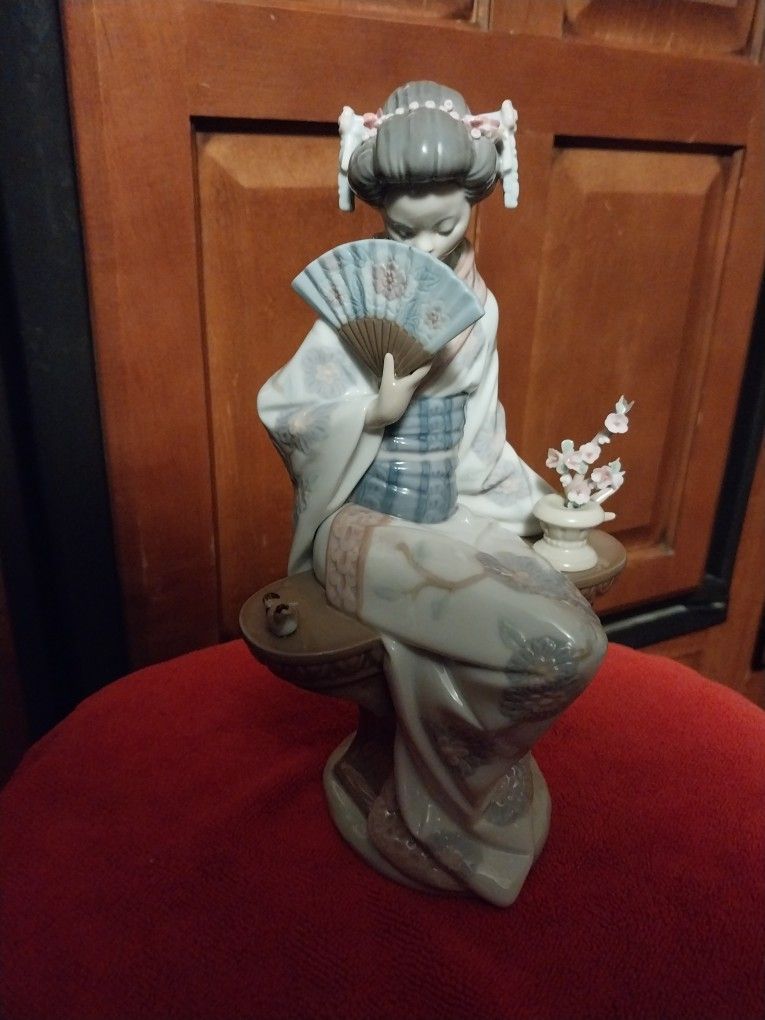 1985 Lladro "Nippon Lady"