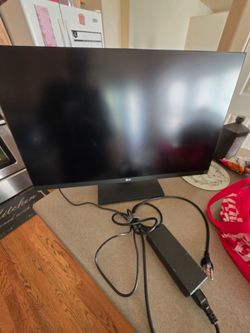 LG Flat Screen Monitor with Power AdapterLG 27BK67U-B 27" 4K UHD IPS Monitor – USB-C HDMI DisplayPort – Tested Working