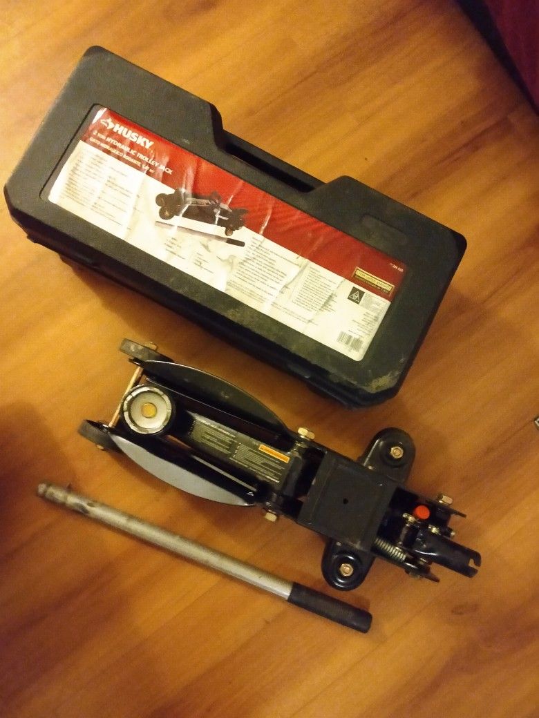 HUSKY 2 TON FLOOR JACK