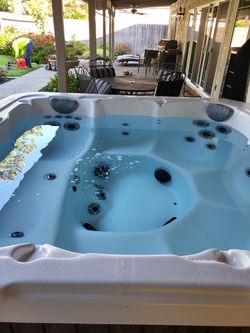 2025 Dimension One @Home Collection Dream Hot Tub – 5-6 Person – Sacramento, CA