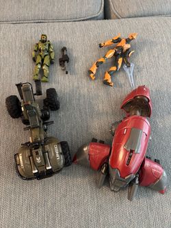 Lot of Halo, Transformers, Jurassic Park, Alien and cars