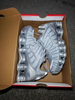 Nike shox men's 7 / women's 8.5