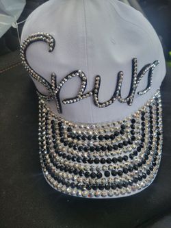 Spurs cap