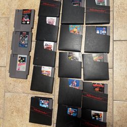 (18) Nintendo NES Games with sleeves