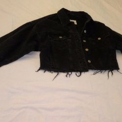 GIRLS FOREVER 21 SIZE SMALL CUT OFF BLACK DENIM BUTTON UP TOP

