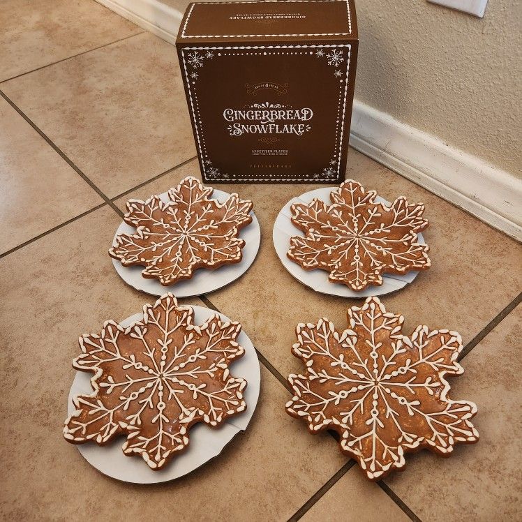 NEW S/4 Pottery Barn Gingerbread Snowflake APPETIZER Plates
