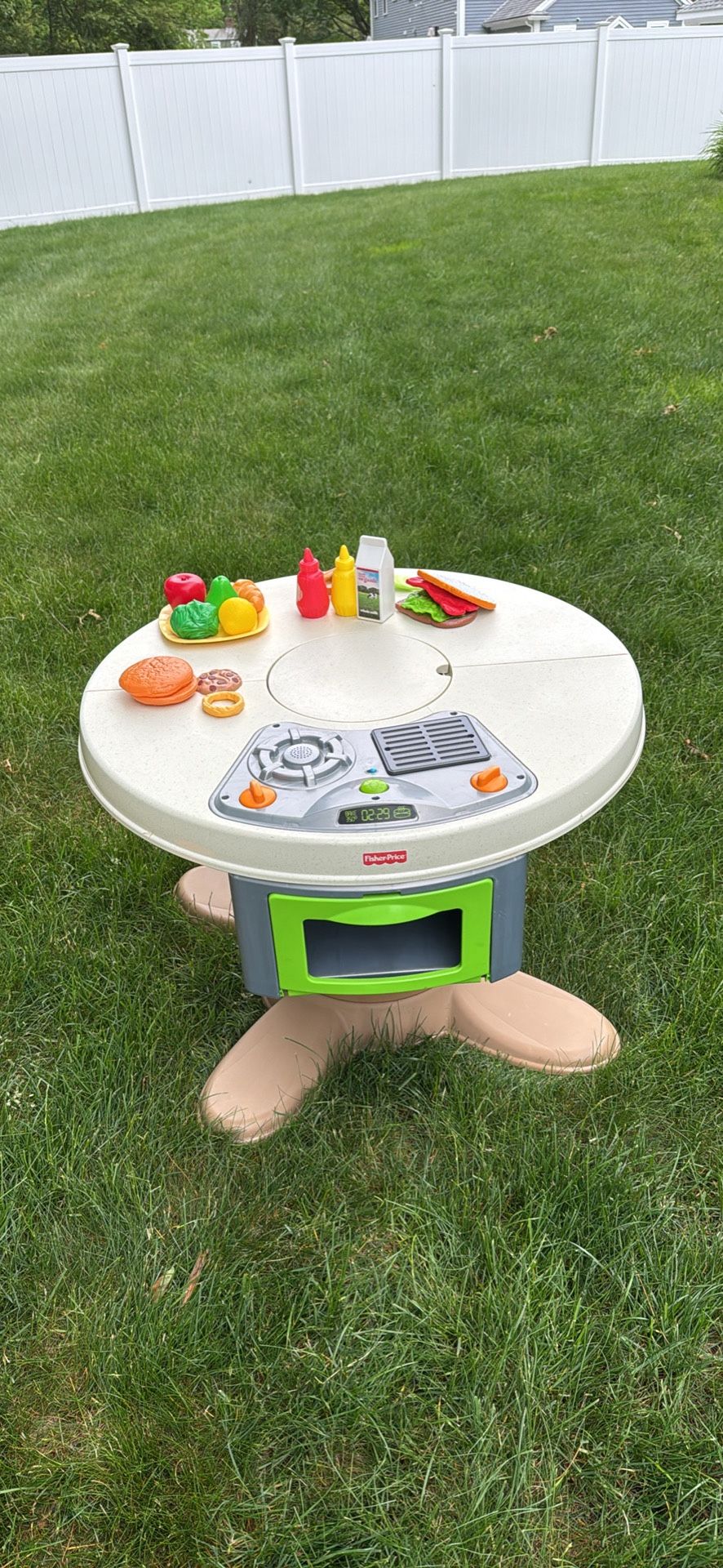 Fisher-Price Servin' Surprises Kitchen & Table