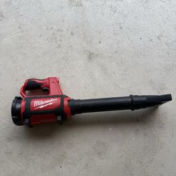 M12 battery Milwaukee blower