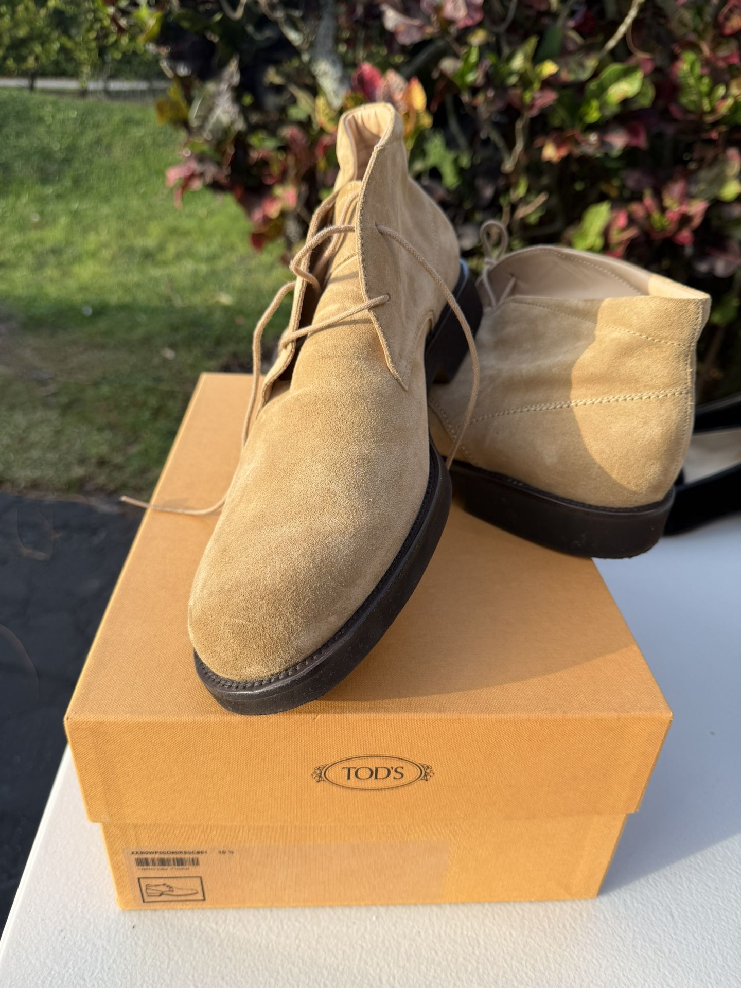 Title: TOD’S Beige Suede Chukka Boots  