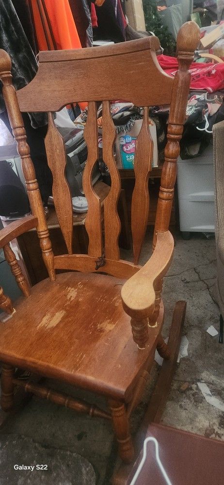 Antique Oak Vintage Rocking Chair For Nursing