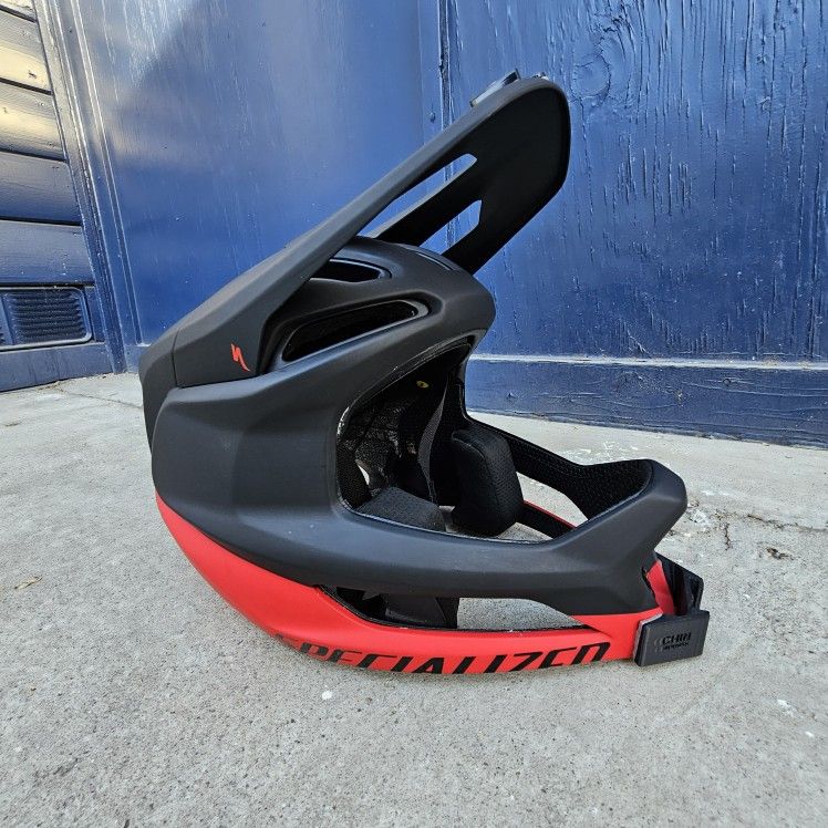 Mtb Full Face Helmet And MTB Clothes 