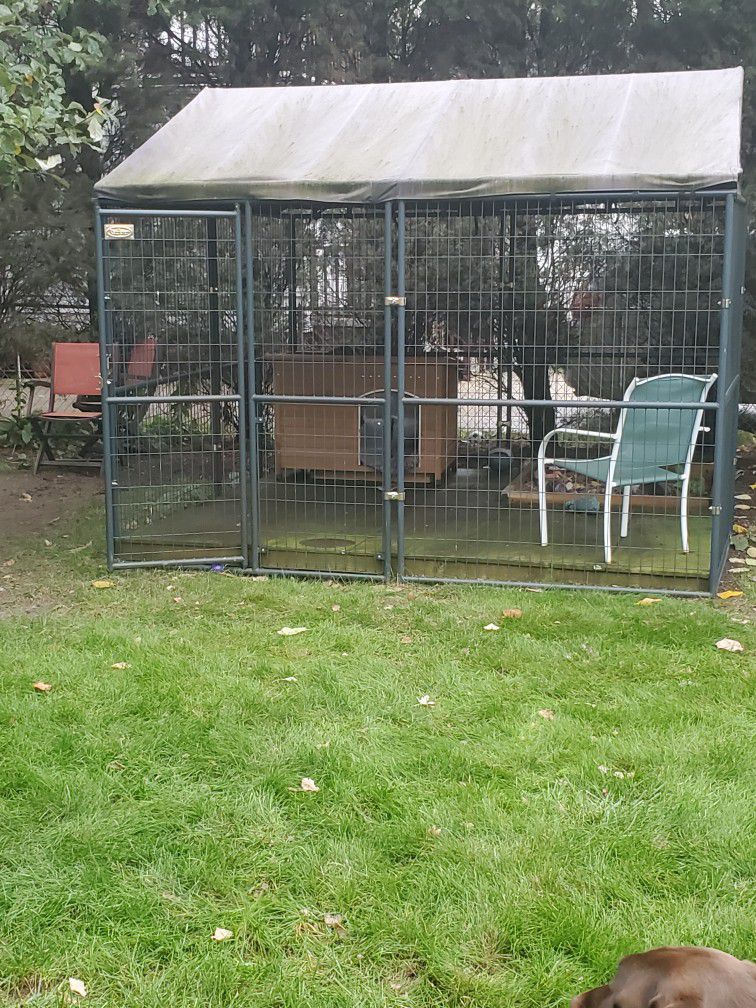 10 X 10 Covered Dog Pen.