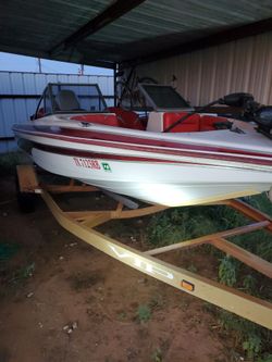 Boat  and trailer  good Condition  fish  or ski