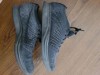 NIike Flyknit Racer - Triple Black Sz 6