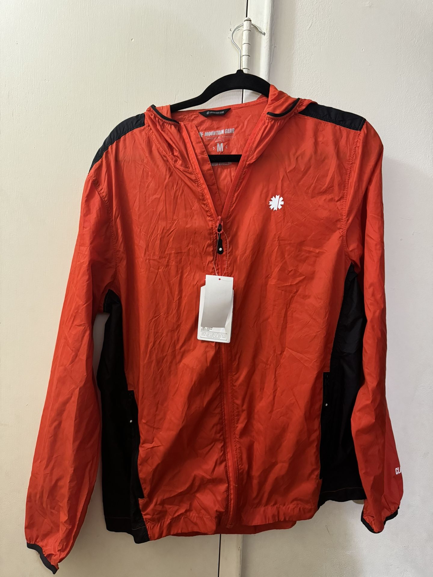 Mountain Gear mens windbreak Medium