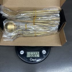 Brand New 40 Piece Gold Finish HEAVY Dinnerware Set