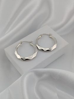 925 Sterling Silver Lovely Facet Cut Silver Hoop Earrings.