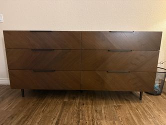 Article Dresser & Desk