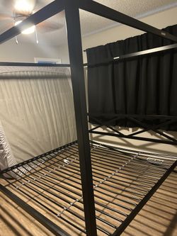 King Size Canopy Bed 