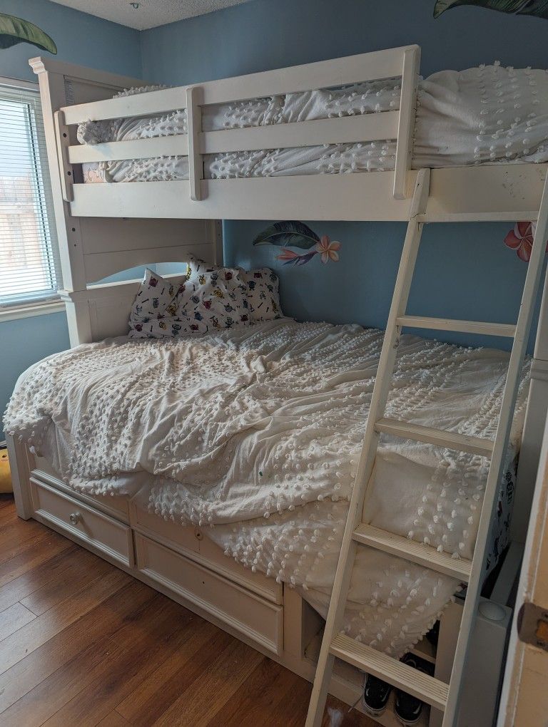  Bunk Bed - Twin And Double Mattresses