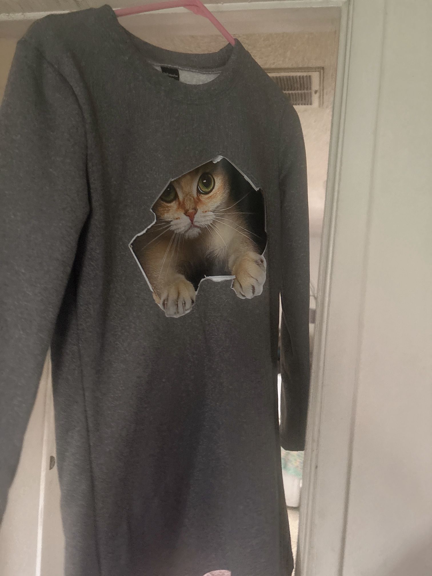 Girl’s Or Women’s Clothing