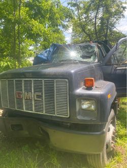 1995 GMC c6500, 1000 gallon seal tank
