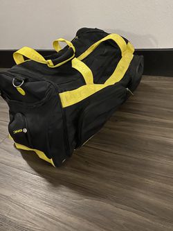Duffle Bag With Valuables Pockets Thumbnail
