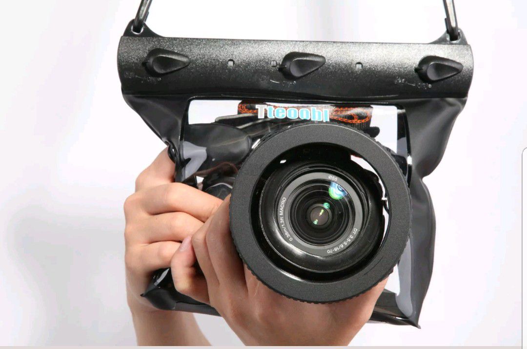Waterproof underwater camera case