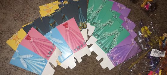 Kids Disney princess party favors/napkins, spiral straws,candles new $15