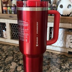 NEW Starbucks Stanley 
