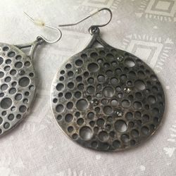 Dark metal pendant earrings