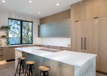 New modern kitchen cabinets