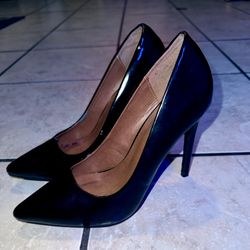Gently Used Women’s Charlotte Russe 6 Heels