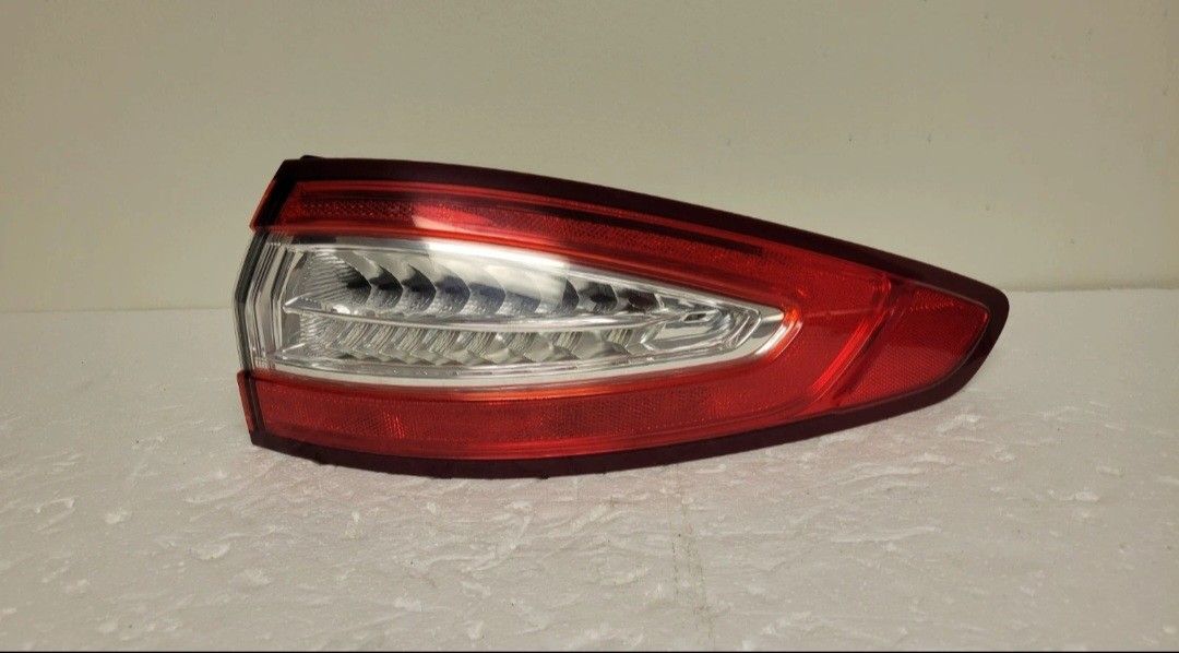 2013 2015 2016 FORD FUSION RIGHT PASSENGER SIDE TAIL LIGHT OEM QUARTER PANEL
