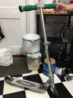 Razor scooter