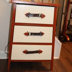 Side Table With USB Charging Port