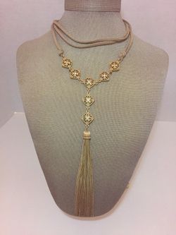 CHOKER TASSLE NECKLACE CRYSTALS FROM SWAROVSKI BRAND NEW RETAIL $50 FROM WHITE HOUSE BLACK MARKET