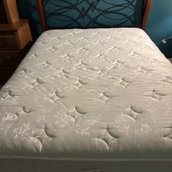 Full Size mattress & Box Spring With Headboard