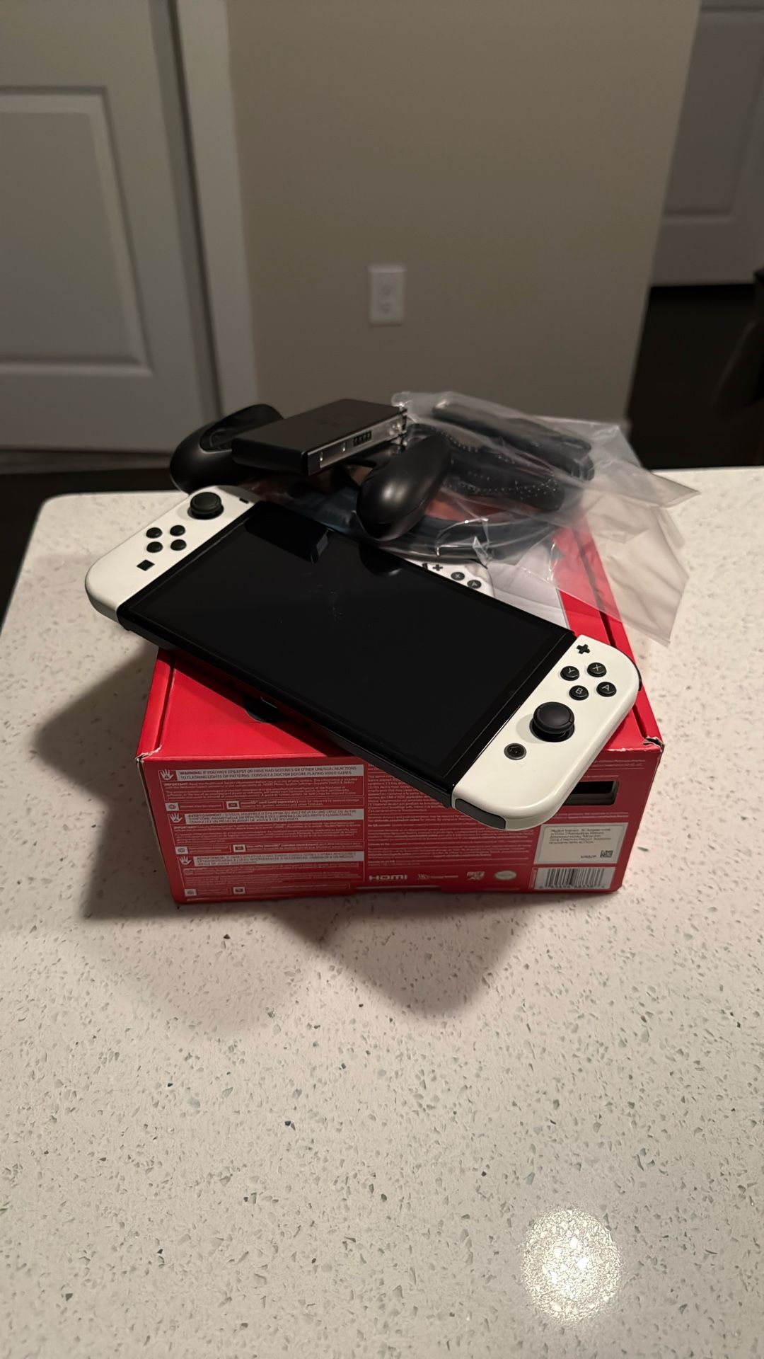 Nintendo Switch OLED (White)