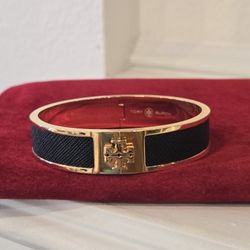 Brand New Black Tory Burch Kira Enamel Medium Hinged Bangle Bracelet with logo 18K-Gold-Plated